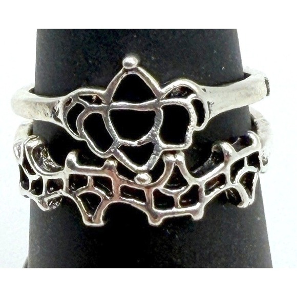 Source Unknown Jewelry - Silver Tone Double Ring Set Ghost Face Motif Spooky Halloween Size 6